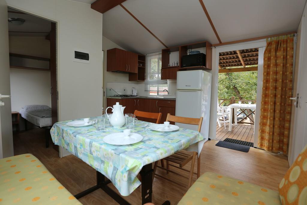 Mobile Homes Comfort Capri Bijela Uvala Mugeba Экстерьер фото